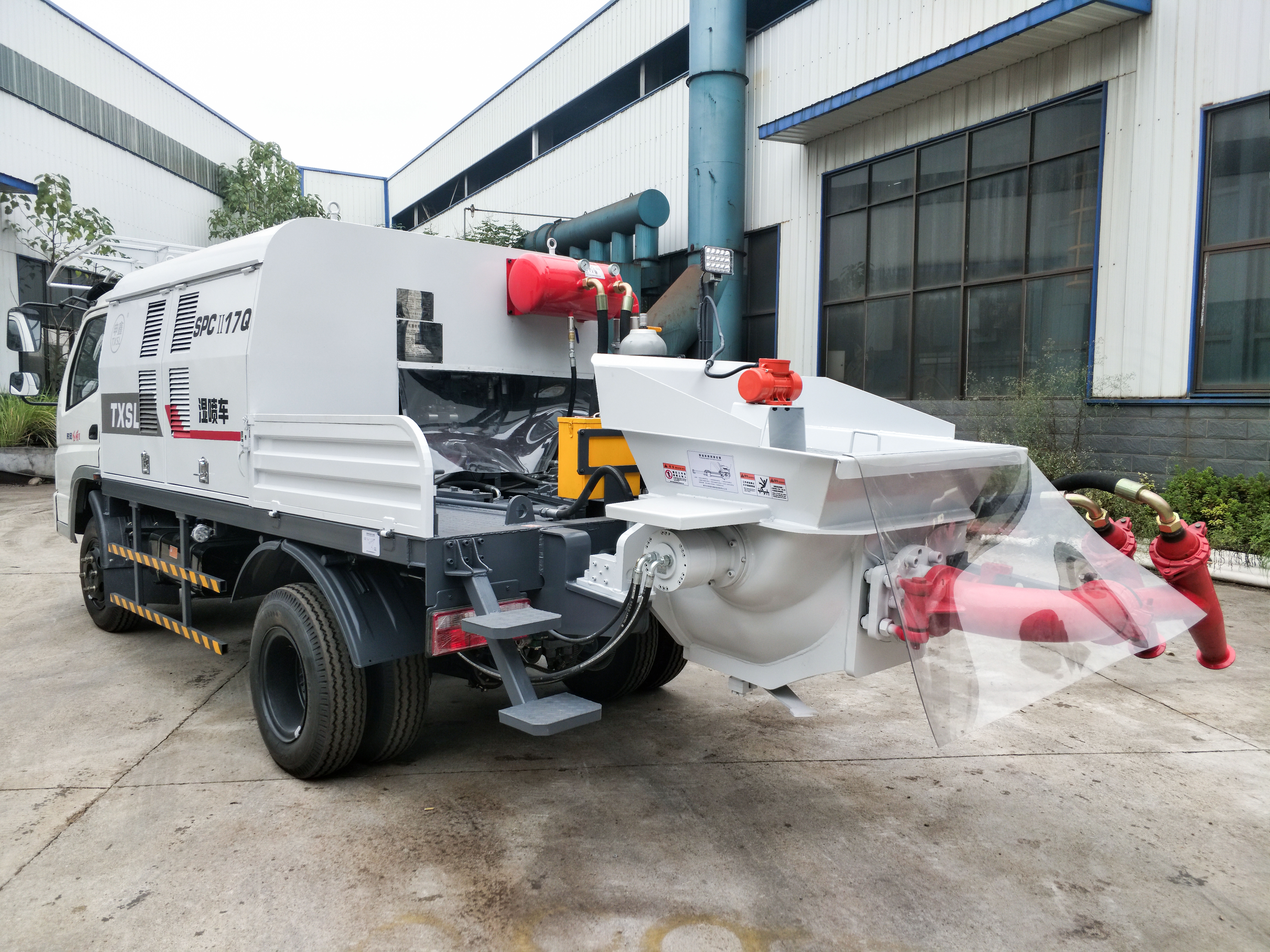 Truck-mounted Shotcrete machine with double spraying nozzle, new favorite in tunnel construction With the 